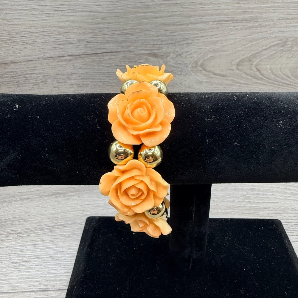 Elegant Floral Gold Tone Bracelet